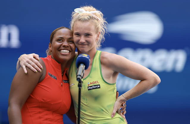 US Open tennis tournament - Day 13 Taylor Townsend of United States (L) and Katerina Siniakova of Czech Republic attend the trophy ceremony after winning against Ashlyn Krueger of United States and Robin Montgomery of United States during the Women s Doubles Final match at Arthur Ashe Stadium in the USTA Billie Jean King National Tennis Center in Flushing Meadows, New York, USA, 11 September 2026. FLUSHING MEADOWS NEW YORK United States  Copyright: xCRISTOBALxHERRERA-ULASHKEVICHx