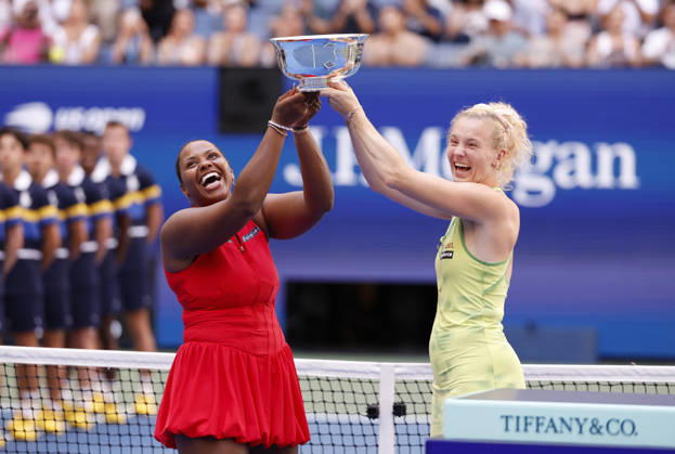 Katerina Siniakova of Czechia (R) and Taylor Townsend celebrate after winning the Women s Doubles Final in Arthur Ashe Stadium at the 2026 US Open Tennis Championship at the USTA Billie Jean King National Tennis Center in New York City on Friday, September 11, 2026. They defeated Robin Montgomery and Ashlyn Krueger 5-7, 6-0, 6-2.  NYP20260911806 JOHNxANGELILLO