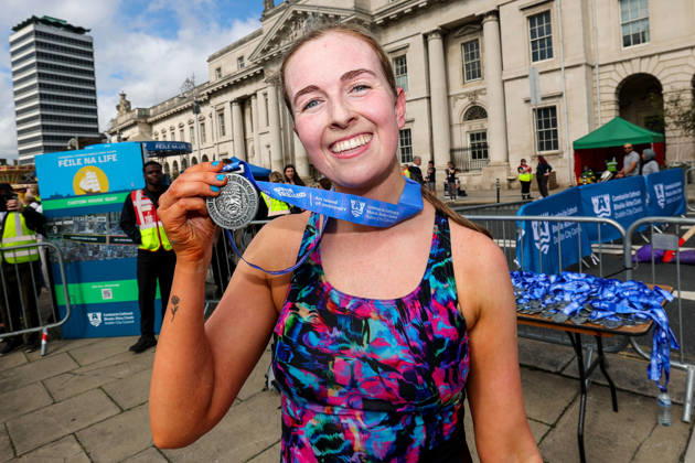 REPRO FREE *PRESS RELEASE NO REPRODUCTION FEE* EDITORIAL USE ONLY 106th Dublin City Liffey Swim 2026, River Liffey, Dublin 12 9 2026 Sadhbh Byrne celebrates with her medal after winning the women™s race Sadhbh Byrne celebrates with her medal after winning the women™s race 12 9 2026  Copyright: xx RB2_7077