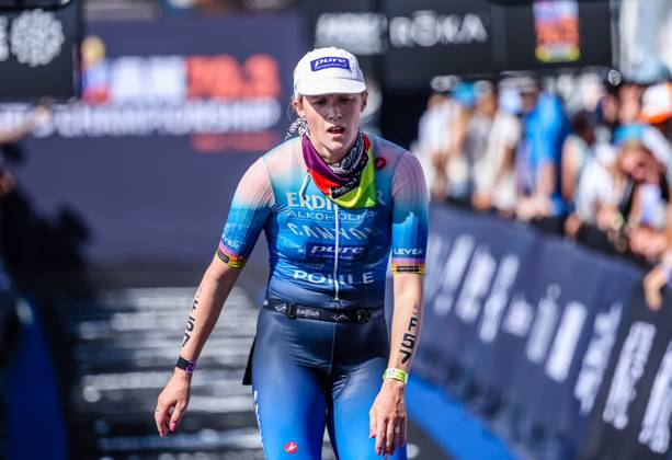 2026 IRONMAN 70.3 World Championship, Nice: Caroline Pohle and other athletes competing in the 2026 VinFast IRONMAN 70.3 World Championship in Nice, France; Nice, Promenade des Anglais; Alpes-Maritimes; Provence-Alpes-Côte d Azur; France IKT_0862
