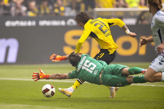 September 12, 2026, Soccer, Matchday 3 of the 1st Bundesliga, Borussia Dortmund vs. SC Paderborn: Goalkeeper Nahuell Noll of SC Paderborn 07 is beaten by Fabio Silva of Borussia Dortmund, who scores the 1–0 goal at Signal Iduna Park, NRW, Germany. xRHR PHOTO DEx Copyright: DennisxEwert RHR-FOTOx RHR-FOTO DE