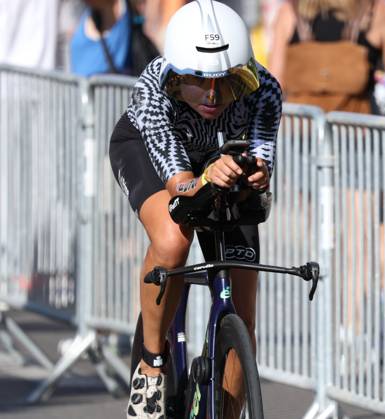 2026 IRONMAN 70.3 World Championship, Nice: Anna Büttner and other athletes competing in the 2026 VinFast IRONMAN 70.3 World Championship in Nice, France; Nice, Promenade des Anglais, Alpes-Maritimes, Provence-Alpes-Côte d Azur, France IKT_9668