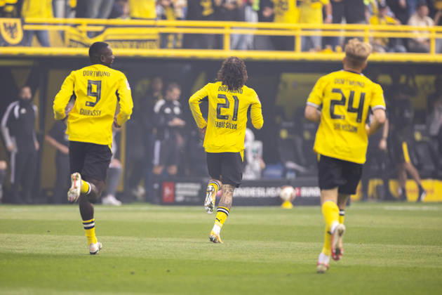 September 12, 2026, Soccer, Matchday 3 of the 1st Bundesliga, Borussia Dortmund vs. SC Paderborn: Serhou Guirassy (Borussia Dortmund), Fabio Silva (Borussia Dortmund), and Daniel Svensson (Borussia Dortmund) celebrate the 1–0 goal at Signal Iduna Park, NRW, Germany. xRHR PHOTO DEx Copyright: DennisxEwert RHR-FOTOx RHR-FOTO DE