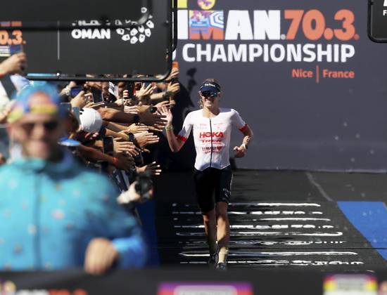 Ironman 70.3 femmes PHOTOPQR NICE MATIN Dylan Meiffret ; Nice ; 12 09 2026 ; Premier jour féminin de l Ironman 70.3 a Nice ICI : l americaine Taylor Knibb remporte la course - Nice, France, September 12, 2026. The first day of the 2026 IRONMAN 70.3 World Championship, WM, Weltmeisterschaft in Nice, dedicated to the women’s race. Professional women started at 7 a.m. from Plage des Ponchettes, followed by age-group competitors. The triathlon consists of a 1.9 km swim, a 90 km bike course through the Alpes-Maritimes and a 21.1 km run along the Promenade des Anglais. Nice France  Copyright: xPHOTOPQR NICExMATIN MAXPPPxDylanxMeiffretx 20260912NIM8640 20260912NIM8640