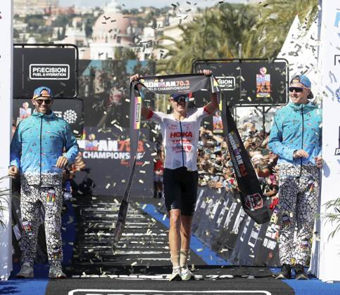 Ironman 70.3 femmes PHOTOPQR NICE MATIN Dylan Meiffret ; Nice ; 12 09 2026 ; Premier jour féminin de l Ironman 70.3 a Nice ICI : l americaine Taylor Knibb remporte la course - Nice, France, September 12, 2026. The first day of the 2026 IRONMAN 70.3 World Championship, WM, Weltmeisterschaft in Nice, dedicated to the women’s race. Professional women started at 7 a.m. from Plage des Ponchettes, followed by age-group competitors. The triathlon consists of a 1.9 km swim, a 90 km bike course through the Alpes-Maritimes and a 21.1 km run along the Promenade des Anglais. Nice France  Copyright: xPHOTOPQR NICExMATIN MAXPPPxDylanxMeiffretx 20260912NIM8641 20260912NIM8641