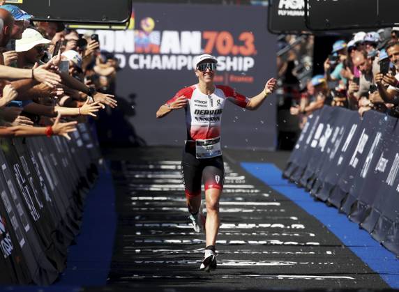 Ironman 70.3 femmes PHOTOPQR NICE MATIN Dylan Meiffret ; Nice ; 12 09 2026 ; Premier jour féminin de l Ironman 70.3 a Nice ICI : La suisse Julie Derron arrive 2e - Nice, France, September 12, 2026. The first day of the 2026 IRONMAN 70.3 World Championship, WM, Weltmeisterschaft in Nice, dedicated to the women’s race. Professional women started at 7 a.m. from Plage des Ponchettes, followed by age-group competitors. The triathlon consists of a 1.9 km swim, a 90 km bike course through the Alpes-Maritimes and a 21.1 km run along the Promenade des Anglais. Nice France  Copyright: xPHOTOPQR NICExMATIN MAXPPPxDylanxMeiffretx 20260912NIM8669 20260912NIM8669