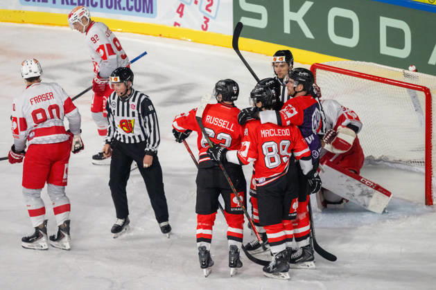 The Cologne players celebrate Patrick Russell s goal to make it 2–1. Cologne Haie, 63 Cologne Haie vs. EC KAC, ice hockey, CHL, Matchday 4, 2026–2027 season, September 12, 2026, Cologne Haie vs. EC KAC, Ice Hockey, CHL, Matchday 4, 2026–2027 season, September 12, 2026, Krefeld Copyright: xEibner-Pressefoto ThomasxHaeslerx EP_THR
