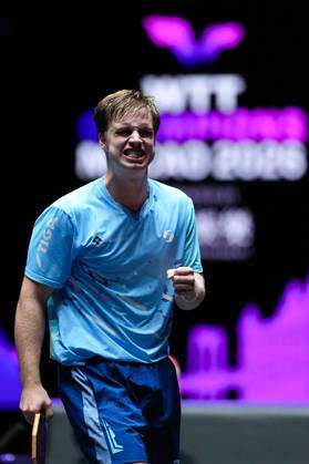 (260913) -- MACAO, Sept. 13, 2026 -- Truls Moregard celebrates scoring during the men s singles semifinal match between Truls Moregard of Sweden and Harimoto Tomokazu of Japan at the 2026 World Table tennis, Tischtennis (WTT) Champions Macao in Macao, south China, Sept. 13, 2026. ) (SP)CHINA-MACAO-TABLE TENNIS-WTT-MEN S SINGLES (CN) CheongxKamxKa 