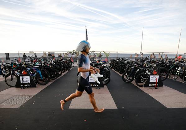 Ironman 70.3 masculin PHOTOPQR NICE MATIN Dylan Meiffret ; Nice ; 13 09 2026 ; Ironman 70.3 masculin, départ natation et, sortie d eau. Vélo départ Nice; September 13, 2026; Men s Ironman 70.3: swim start and swim exit; bike start. Nice France  Copyright: xPHOTOPQR NICExMATIN MAXPPPxDylanxMeiffretx 20260913NIM1606 20260913NIM1606