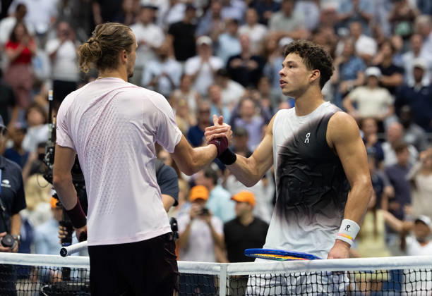 2026 US Open - Day 15 NEW YORK, NEW YORK - SEPTEMBER 13: Alexander Zverev of Germany at the net with Ben Shelton of the United States after the men’s singles final during the 2026 US Open - Day 15 at USTA Billie Jean King National Tennis Center on September 13, 2026 in New York, New York. New York USTA Billie Jean King National Tennis Center New York United States Copyright: xSusanxMullane ISIxPhotosx 9760