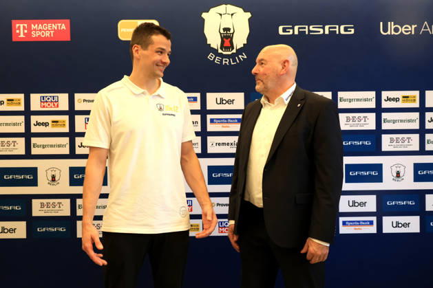 September 15, 2026, GER, DEU, Germany Eisbären Captain Kai Wissmann, Head Coach Eric Dubois Eisbären Berlin nordphoto GmbH Engler Berlin GASAG Berlin Germany Copyright: xNordphotox xEnglerx
