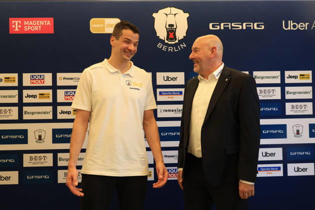 September 15, 2026, GER, DEU, Germany Eisbären Captain Kai Wissmann, Head Coach Eric Dubois Eisbären Berlin nordphoto GmbH Engler Berlin GASAG Berlin Germany Copyright: xNordphotox xEnglerx