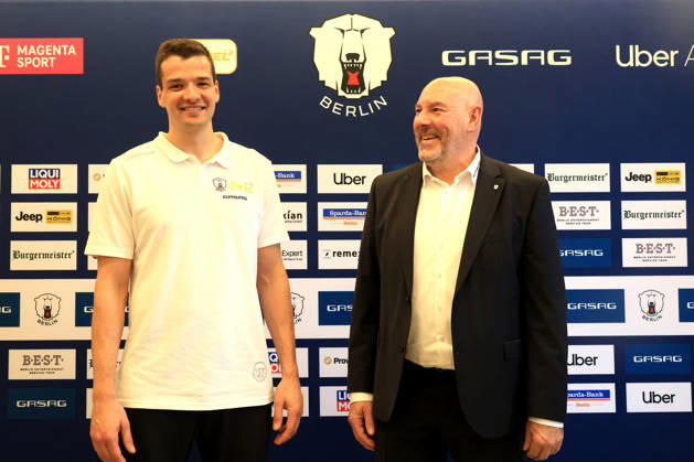 September 15, 2026, GER, DEU, Germany Eisbären Captain Kai Wissmann, Head Coach Eric Dubois Eisbären Berlin nordphoto GmbH Engler Berlin GASAG Berlin Germany Copyright: xNordphotox xEnglerx