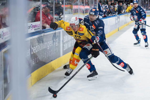 September 15, 2026, Zurich, Swiss Life Arena, National League: ZSC Lions vs. SC Bern, 43 Alain Graf (Bern), 13 Justin Sigrist (ZSC), Zurich, Swiss Life Arena, Zurich, Switzerland Copyright: xJustPictures.ch StefanxEmchx jp-de-StEm-DSC0055620260915
