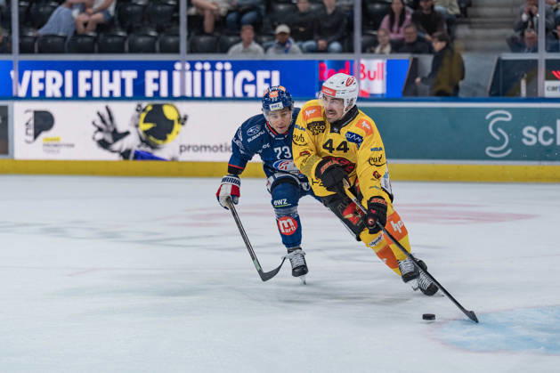 September 15, 2026, Zurich, Swiss Life Arena, National League: ZSC Lions vs. SC Bern, 44 Samuel Kreis (Bern), 73 Kimo Gruber (ZSC), Zurich, Swiss Life Arena, Zurich, Switzerland Copyright: xJustPictures.ch StefanxEmchx jp-de-StEm-DSC0164420260915