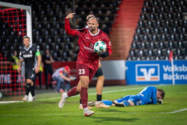 Fabian Eisele of SG Sonnenhof Großaspach, 23, celebrates after scoring a late equalizer; SG Sonnenhof Großaspach vs. SC Verl, Soccer, 3rd Division, Matchday 6, September 15, 2026, DFB regulations prohibit any use of photographs as image sequences and or quasi-video. Aspach, Baden-Württemberg, Germany Copyright: xkolbert-press PhilipxZieglerx
