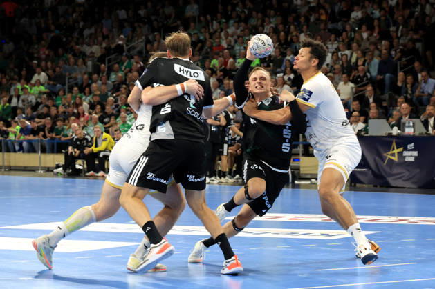 September 16, 2026, GER Germany, Handball, EHF Champions League, September 16, 2026, 2026–2027 season, Berlin, Fuechse Berlin vs. Veszprém HC Tobias Grondahl (Fuechse Berlin) 15, Max Darj (Fuechse Berlin) 5, Thiagus Petrus (Veszprém) 2, Dragan Pechmalbec (Veszprém) 46 nordphoto GmbH Engler Berlin Max Schmeling Hall Berlin Germany Copyright: xNordphotox xEnglerx
