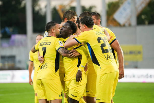 Germany 3rd Division 2026–2027, Matchday 6: SC Preußen Münster vs. 1 FC Saarbrücken, Wednesday, September 16, 2026, LVM Preußenstadion, Münster, North Rhine-Westphalia, Germany—Goal celebrations, joy, emotions, team—Goal making it 0–2 by Kelsey Owusu, 1 FC Saarbrücken, 31 Copyright: xMerlexKölkingx