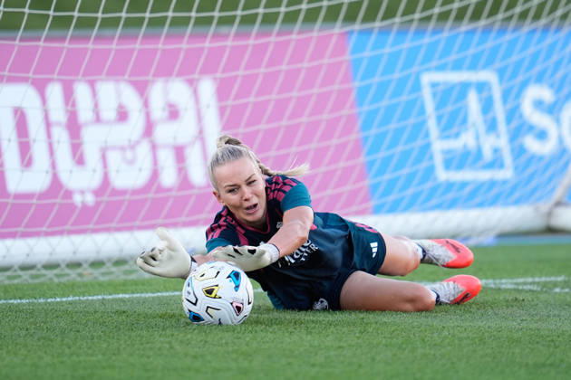 September 19, 2026, Valdebebas, Madrid, Spain: Merle Frohms of Real Madrid CF warms up during the Spanish Women League, Liga F, football match between Real Madrid and Valencia CF at Alfredo Di Stefano stadium on September 19, 2026, in Valdebebas, Madrid, Spain. Real Madrid V Valencia CF - Liga F - ZUMAa181 20260919_zaa_a181_285 Copyright: xDennisxAgyemanx