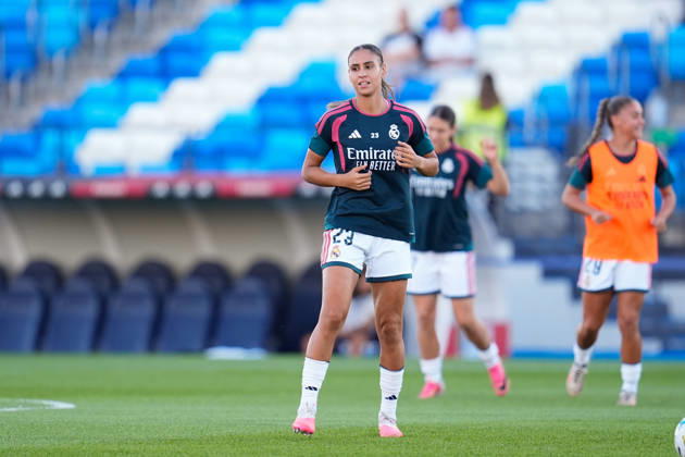 September 19, 2026, Valdebebas, Madrid, Spain: Maelle Lakrar of Real Madrid CF warms up during the Spanish Women League, Liga F, football match between Real Madrid and Valencia CF at Alfredo Di Stefano stadium on September 19, 2026, in Valdebebas, Madrid, Spain. Real Madrid V Valencia CF - Liga F - ZUMAa181 20260919_zaa_a181_288 Copyright: xDennisxAgyemanx