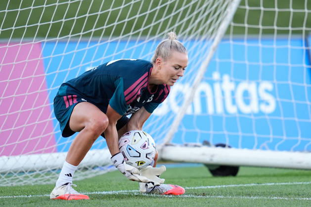 September 19, 2026, Valdebebas, Madrid, Spain: Merle Frohms of Real Madrid CF warms up during the Spanish Women League, Liga F, football match between Real Madrid and Valencia CF at Alfredo Di Stefano stadium on September 19, 2026, in Valdebebas, Madrid, Spain. Real Madrid V Valencia CF - Liga F - ZUMAa181 20260919_zaa_a181_306 Copyright: xDennisxAgyemanx