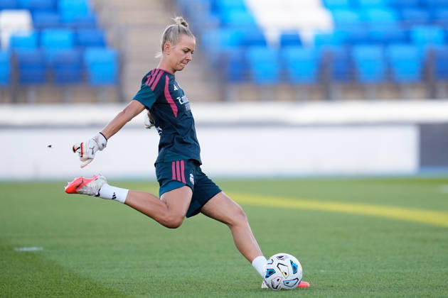 September 19, 2026, Valdebebas, Madrid, Spain: Merle Frohms of Real Madrid CF warms up during the Spanish Women League, Liga F, football match between Real Madrid and Valencia CF at Alfredo Di Stefano stadium on September 19, 2026, in Valdebebas, Madrid, Spain. Real Madrid V Valencia CF - Liga F - ZUMAa181 20260919_zaa_a181_308 Copyright: xDennisxAgyemanx