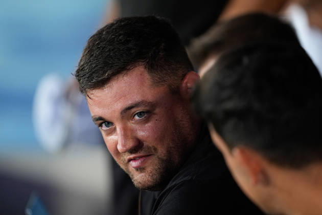 September 19, 2026, Valdebebas, Madrid, Spain: Mikel Crespo, head coach of VCF Femenino, looks on during the Spanish Women League, Liga F, football match between Real Madrid and Valencia CF at Alfredo Di Stefano stadium on September 19, 2026, in Valdebebas, Madrid, Spain. Real Madrid V Valencia CF - Liga F - ZUMAa181 20260919_zaa_a181_317 Copyright: xDennisxAgyemanx