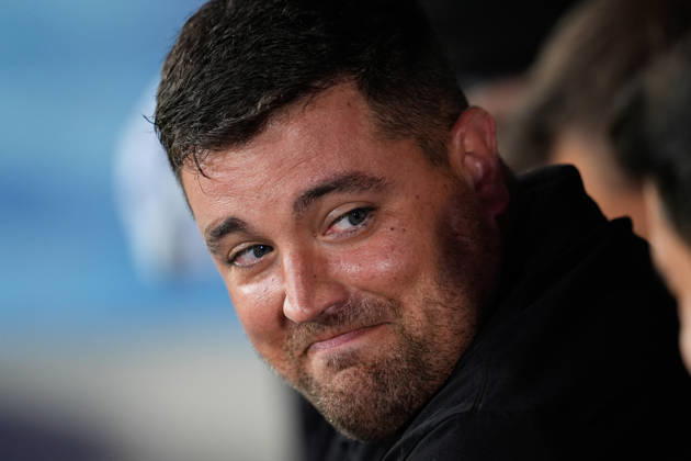 September 19, 2026, Valdebebas, Madrid, Spain: Mikel Crespo, head coach of VCF Femenino, looks on during the Spanish Women League, Liga F, football match between Real Madrid and Valencia CF at Alfredo Di Stefano stadium on September 19, 2026, in Valdebebas, Madrid, Spain. Real Madrid V Valencia CF - Liga F - ZUMAa181 20260919_zaa_a181_319 Copyright: xDennisxAgyemanx