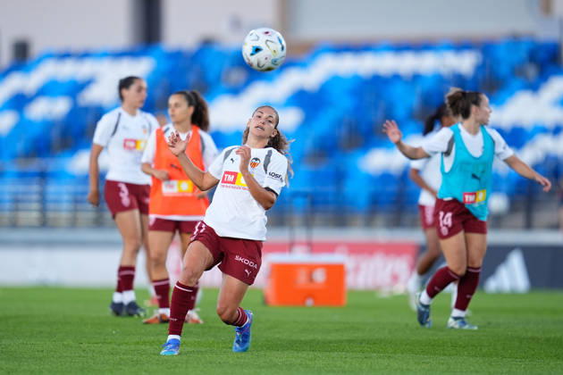 September 19, 2026, Valdebebas, Madrid, Spain: Marta Mascarell Constantino of VCF Femenino warms up during the Spanish Women League, Liga F, football match between Real Madrid and Valencia CF at Alfredo Di Stefano stadium on September 19, 2026, in Valdebebas, Madrid, Spain. Real Madrid V Valencia CF - Liga F  - ZUMAa181 20260919_zaa_a181_323 Copyright: xDennisxAgyemanx