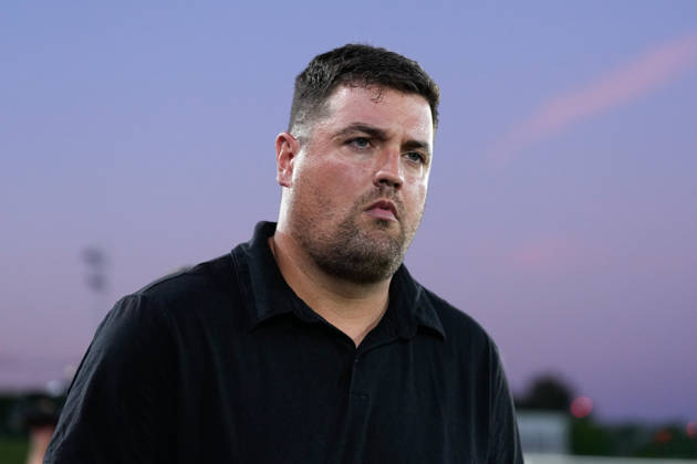 September 19, 2026, Valdebebas, Madrid, Spain: Mikel Crespo, head coach of VCF Femenino, looks on during the Spanish Women League, Liga F, football match between Real Madrid and Valencia CF at Alfredo Di Stefano stadium on September 19, 2026, in Valdebebas, Madrid, Spain. Real Madrid V Valencia CF - Liga F  - ZUMAa181 20260919_zaa_a181_357 Copyright: xDennisxAgyemanx