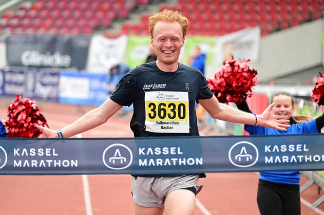 September 20, 2026 xkhx Kassel Kassel Marathon 2026 Half Marathon (Men and Women): Yellow (Half), Red (Marathon), Green (Relay) at the Finish Line Bastian Mrochen