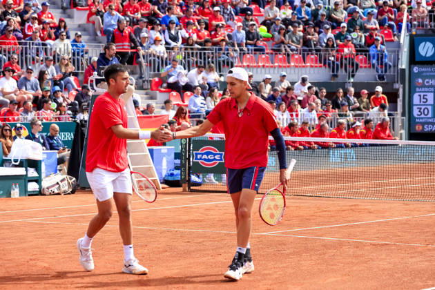 Tenis, Chile vs Espana. Copa Davis 2026. Los tenistas chilenos Tomas Barrios y Alejandro Tabilo frente a los espanoles Jaume Munar y Pedro Martinez durante el partido de dobles de la Copa Davis valido por la segunda ronda de clasificatorios para el Grupo Mundials, disputado en el Court Central Anita Lizana, Parque Estadio Nacional en Santiago de Chile. 20 09 2026 Pepe Alvujar Photosport Tenis, Chile vs Espana. Copa Davis 2026. Chilean tennis players Tomas Barrios and Alejandro Tabilo against the Spanish players Jaume Munar and Pedro Martinez during the Davis Cup doubles match valid for the second round of qualifiers for the World Group, played at the Anita Lizana Central Court, National Stadium Park in Santiago, Chile. 20 09 2026 Pepe Alvujar Photosport Chile vs Espana dia 2, Copa Davis 2026 