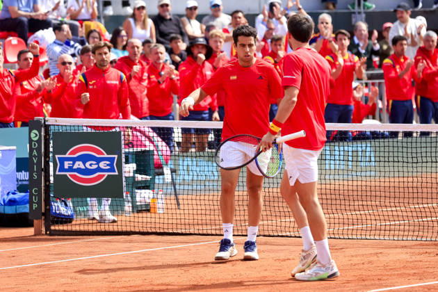Tenis, Chile vs Espana. Copa Davis 2026. Los tenistas espanoles Jaume Munar y Pedro Martinez frente a los chilenos Tomas Barrios y Alejandro Tabilo durante el partido de dobles de la Copa Davis valido por la segunda ronda de clasificatorios para el Grupo Mundials, disputado en el Court Central Anita Lizana, Parque Estadio Nacional en Santiago de Chile. 20 09 2026 Pepe Alvujar Photosport Tenis, Chile vs Espana. Copa Davis 2026. Spanish tennis players Jaume Munar and Pedro Martinez against the Chileans Tomas Barrios and Alejandro Tabilo during the Davis Cup doubles match valid for the second round of qualifiers for the World Group, played at the Anita Lizana Central Court, National Stadium Park in Santiago, Chile. 20 09 2026 Pepe Alvujar Photosport Chile vs Espana dia 2, Copa Davis 2026 
