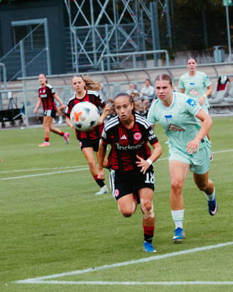 September 20, 2026, xhfmx, Women s Bundesliga 2, Eintracht Frankfurt II vs. Hertha BSC, Ela Demirbas of Eintracht Frankfurt U20 dribbling past opponents in Frankfurt