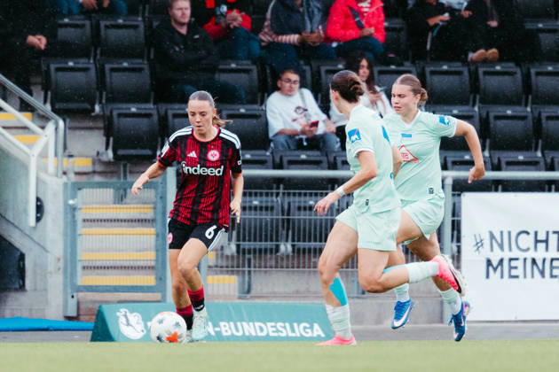 September 20, 2026, xhfmx, Women s Bundesliga 2, Eintracht Frankfurt II vs. Hertha BSC, Helene Schäfer of Eintracht Frankfurt U20 in a duel with opposing players, Frankfurt