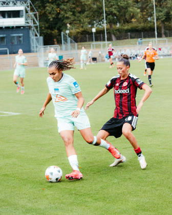 September 20, 2026, xhfmx, Women s Bundesliga 2, Eintracht Frankfurt II vs. Hertha BSC; Amira Marlene Dahl of Eintracht Frankfurt U20 defends against a Berlin opponent; Frankfurt