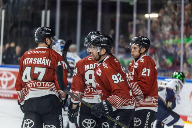 Former Berlin player Marcel Noebel of the Koelner Haie, 92, after scoring the goal that made the score 4–5 in the Koelner Haie vs. Eisbaeren Berlin game, ice hockey, Penny DEL, Matchday 03, 2026–2027, September 25, 2026, Kölner Haie vs. Eisbären Berlin, ice hockey, Penny DEL, Matchday 03, 2026–2027, September 25, 2026, Cologne Copyright: xEibner-Pressefoto GerhardxWingenderx EP_GWR