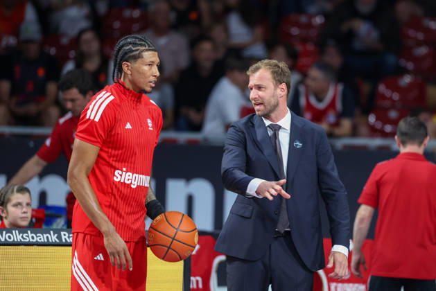 Anton Gavel, FC Bayern Basketball Head Coach, with MarJon Beauchamp, FC Bayern Basketball, 03, GER, FC Bayern Basketball vs. Alba Berlin, Basketball, easycredit Basketball Bundesliga, Matchday 23, 2026–2027 Season, September 26, 2026, GER, FC Bayern Basketball vs. Alba Berlin, Basketball, easycredit Basketball Bundesliga, Matchday 23, 2026–2027 Season, September 26, 2026, Munich Copyright: xEibner-Pressefoto JennixMaulx EP_JML