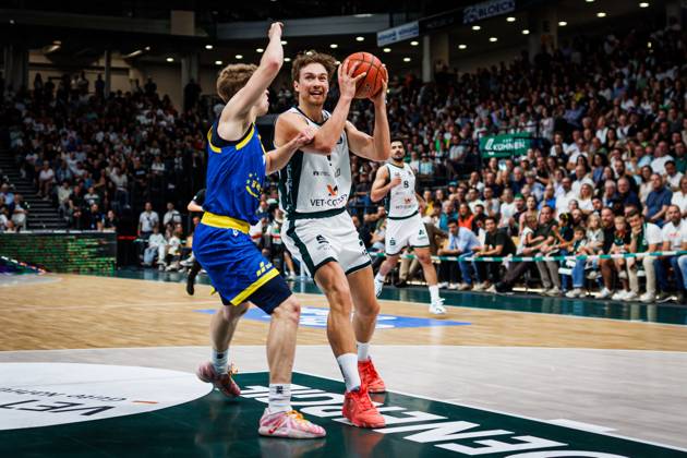 Marco Hollersbacher s Gladiators Trier goes head-to-head with Raphael Falkenthal s Science City Jena, Action: Vet Concept Gladiators Trier vs. Science City Jena, Basketball, easyCredit BBL, Matchday 2, 2026–2027 Season, September 27, 2026, Vet Concept Gladiators Trier vs. Science City Jena, Basketball, easyCredit BBL, Matchday 2, 2026–2027 Season, September 27, 2026 Copyright: xEibnerxPressefotox EP_ANS