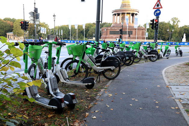 September 27, 2026, Marathon, Track and Field, GER DEU, Berlin, Germany, E-bikes, E-scooters nordphoto GmbH Engler Berlin Berlin Berlin Germany Copyright: xNordphotox xEnglerx