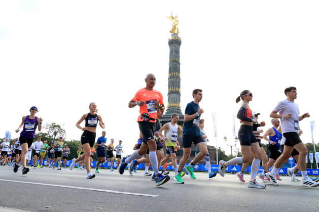 September 27, 2026, Marathon, Track and Field, GER DEU, Berlin, Germany, Runners at the Victory Column nordphoto GmbH Engler Berlin Berlin Berlin Germany Copyright: xNordphotox xEnglerx