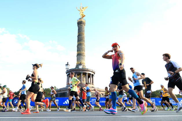 September 27, 2026, Marathon, Track and Field, GER DEU, Berlin, Germany, Runners at the Victory Column nordphoto GmbH Engler Berlin Berlin Berlin Germany Copyright: xNordphotox xEnglerx