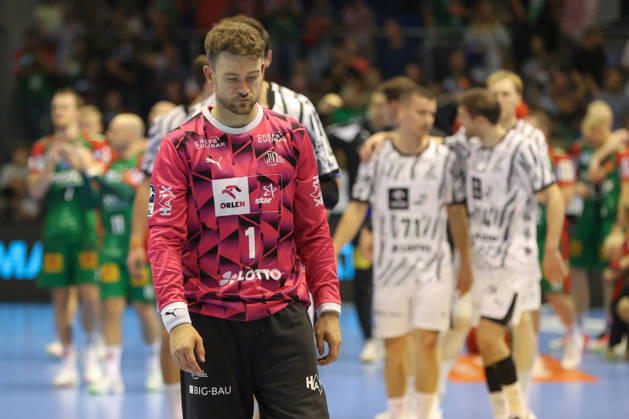 September 30, 2026, xgox, Opel HBL Handball, SC Magdeburg vs. THW Kiel, emspor, from left: Gonzalo Perez de Vargas (Kiel), 1 looks disappointed, looks dejected, looks downcast, disappointed (Magdeburg)