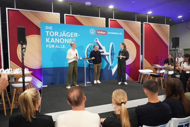 Award Ceremony for the Torjägerkanone für Alle (Top Scorer Award for Everyone) presented by *Kicker* and the DFB, featuring Alexandra Popp and Philipp Lahm; Munich, October 1, 2026; Germany vs. Serbia, UEFA Nations League, Matchday 3, Allianz Arena