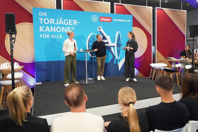 Award Ceremony for the Torjägerkanone für Alle (Top Scorer Award for Everyone) presented by *Kicker* and the DFB, featuring Alexandra Popp and Philipp Lahm; Munich, October 1, 2026; Germany vs. Serbia, UEFA Nations League, Matchday 3, Allianz Arena
