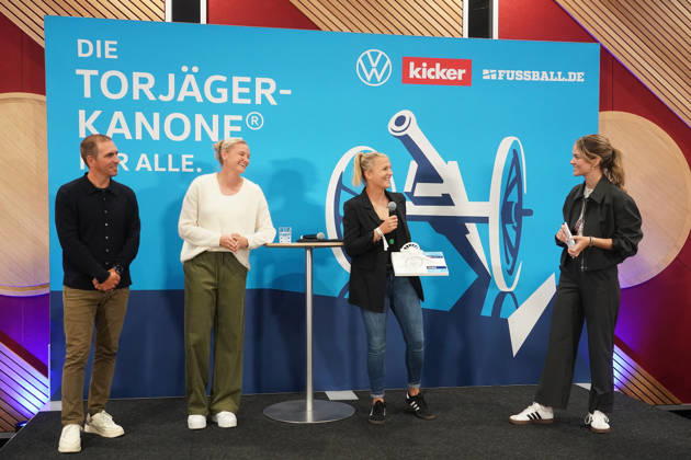 Award Ceremony for the Torjägerkanone für Alle (Top Scorer Award for Everyone) presented by *Kicker* and the DFB, featuring Alexandra Popp and Philipp Lahm, to Lyn Meyer; Munich, October 1, 2026; Germany vs. Serbia, UEFA Nations League, Matchday 3, Allianz Arena