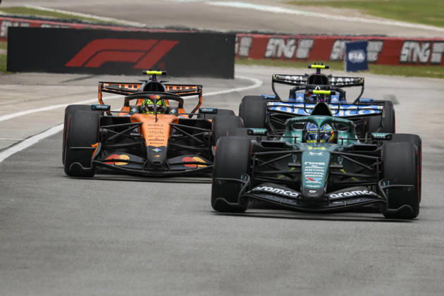 F1 - BAHRAIN GRAND PRIX IN MALAYSIA 2026 01 NORRIS Lando (gbr), McLaren F1 Team MCL40, action 14 ALONSO Fernando (spa), Aston Martin F1 Team AMR26, action during the 2026 Formula 1 Bahrain Grand Prix in Malaysia, 16th round of the 2026 Formula One World Championship, WM, Weltmeisterschaft from October 2 to 4, 2026 on the Sepang International Circuit, in Sepang, Malaysia - SepangMalaysia Copyright: xXavixBonillax