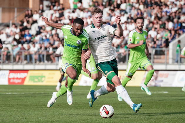 Soccer Austria Friendly Match 2025 2026 03 10 2026 SC Austria Lustenau vs. FC Schalke 04 SUN MINIMEAL Arena Lustenau, Austria Moussa Sylla (Schalke 04), Niklas Pertlwieser (Austria Lustenau) Copyright: xLUKAxKOLANOVICx