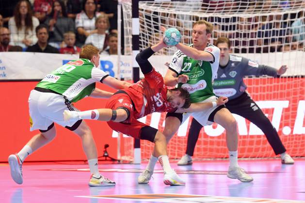 Olle Forsell Schefvert, MT Melsungen 25 (on the ball), Lukas Stutzke, TSV Hannover Burgdorf 39 (L), Marian Michalczik, TSV Hannover Burgdorf 22, GER, MT Melsungen vs. TSV Hannover Burgdorf, Handball, 1st Bundesliga, Matchday 7, 2026–2027 season, October 3, 2026, GER, MT Melsungen vs. Hannover Burgdorf, Handball, 1st Bundesliga, Matchday 7, 2026–2027 Season, October 3, 2026, Kassel Copyright: xEibner-Pressefotox xRolandxSippelx EP_RSL