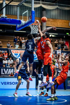 BB 1BL Men s Syntainics MBC vs. Ratiopharm Ulm: DeLonnie Hunt of Syntainics MBC during the 2026–2027 season in the 1 EasyCredit Bundesliga on Matchday 4 between Syntainics MBC and Ratiopharm Ulm at the Stadthalle Weissenfels on October 3, October 2026 in Weissenfels, Saxony-Anhalt, Germany